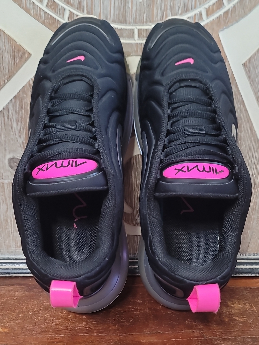 Nike Wmns Air Max 720 'Black Laser Fuchsia' Wmns 6 (Good Cond) Fast Shipping - Picture 9 of 15